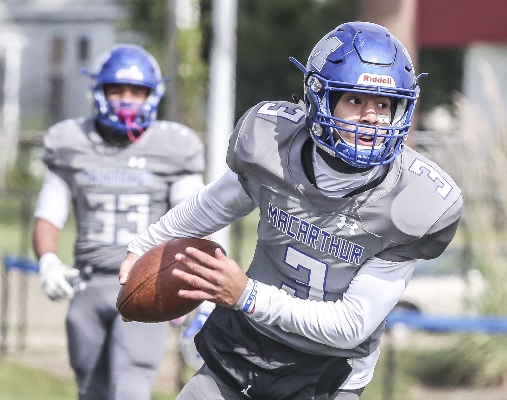Eisenhower vs MacArthur Football 8 10.12.18.JPG